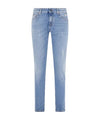 Acquista subito il Jeans Uomo, realizzato in misto cotone, con due tasche posteriori e frontali, chiusura con zip a scomparsa e bottone logato , passanti per cintura e logo sul retro, firmato Roy Roger's su Old England: vieni a scoprire tutta la collezione sul nostro sito.