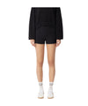Shorts Donna in crêpe con piping a contrasto modella frontale