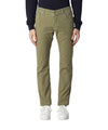 Pantalone da uomo verde firmato Jacob Cohen su modello vista frontale