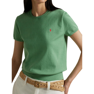 Acquista subito la Maglia Donna, realizzata in misto cotone con scollatura a giro collo, maniche corte e logo a contrasto sul petto, firmata Ralph Lauren su Old England: vieni a scoprire tutta la collezione sul nostro sito