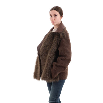 Pelliccia Donna corta, con revers e chiusura monopetto