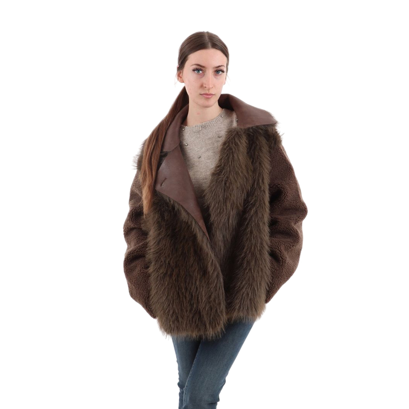 Pelliccia Donna corta, con revers e chiusura monopetto