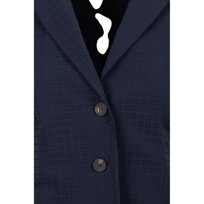 Acquista subito il Blazer Donna, realizzato in morbido tessuto, chiusura a monopetto, tasche a filetto e chiusura con tre bottoni centrali, firmato RRD su Old England: vieni a scoprire tutta la collezione sul nostro sito. 