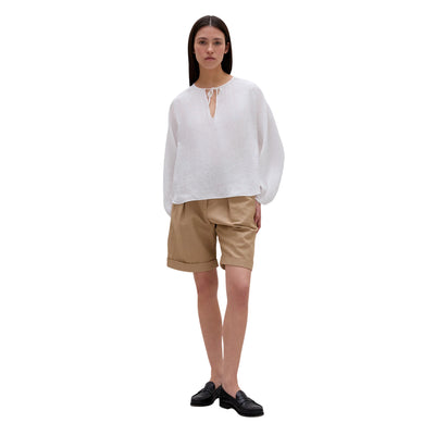 Blusa Donna in Lino leggero Bianco modella frontale