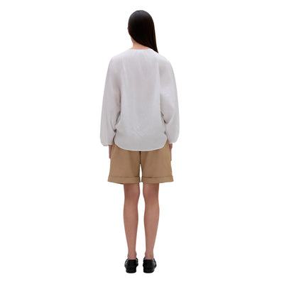 Blusa Donna in Lino leggero Bianco modella retro