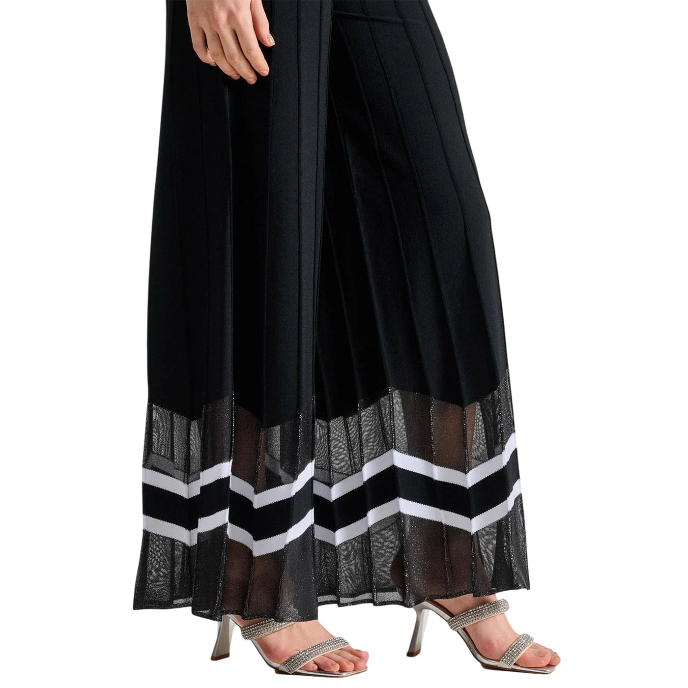 Pantaloni Donna neri con orlo chevron dettaglio fondo