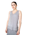 Top Donna in maglia lurex color argento modella frontale