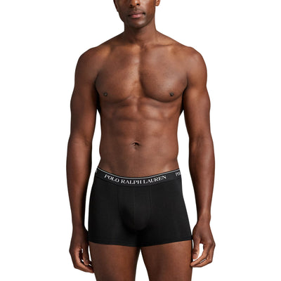 modello con boxer nero