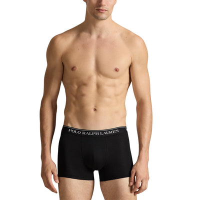 modello con boxer nero