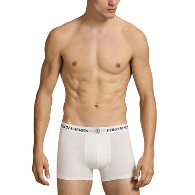 modello con boxer bianco