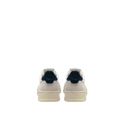 Acquista subito le Sneakers Uomo, in pelle, suola in gomma e punta tonda traforata firmate Autry su Old England: vieni a scoprire tutta la collezione sul nostro sito