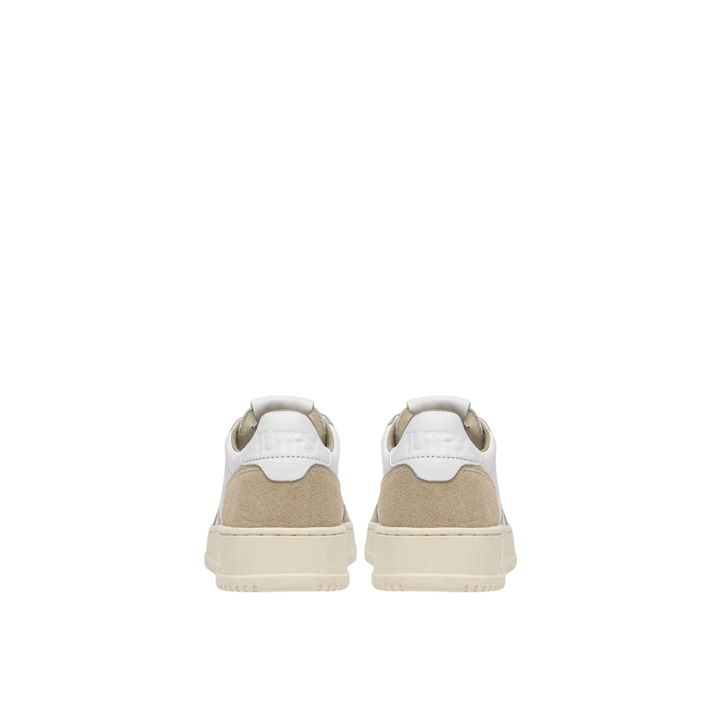 Acquista subito la Sneakers Donna, realizzata in pelle, suola di gomma e label con ricamo cucita sulla linguetta, firmata Autry su Old England: vieni a scoprire tutta la collezione sul nostro sito 