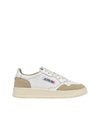 Acquista subito la Sneakers Donna, realizzata in pelle, suola di gomma e label con ricamo cucita sulla linguetta, firmata Autry su Old England: vieni a scoprire tutta la collezione sul nostro sito 