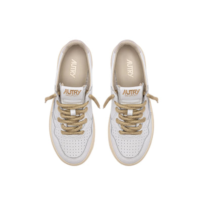 Acquista subito le Sneakers Donna, in pelle e lacci in lurex dorato e logo laterale, firmate Autry su Old England: vieni a scoprire tutta la collezione sul nostro sito