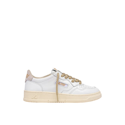 Acquista subito le Sneakers Donna, in pelle e lacci in lurex dorato e logo laterale, firmate Autry su Old England: vieni a scoprire tutta la collezione sul nostro sito