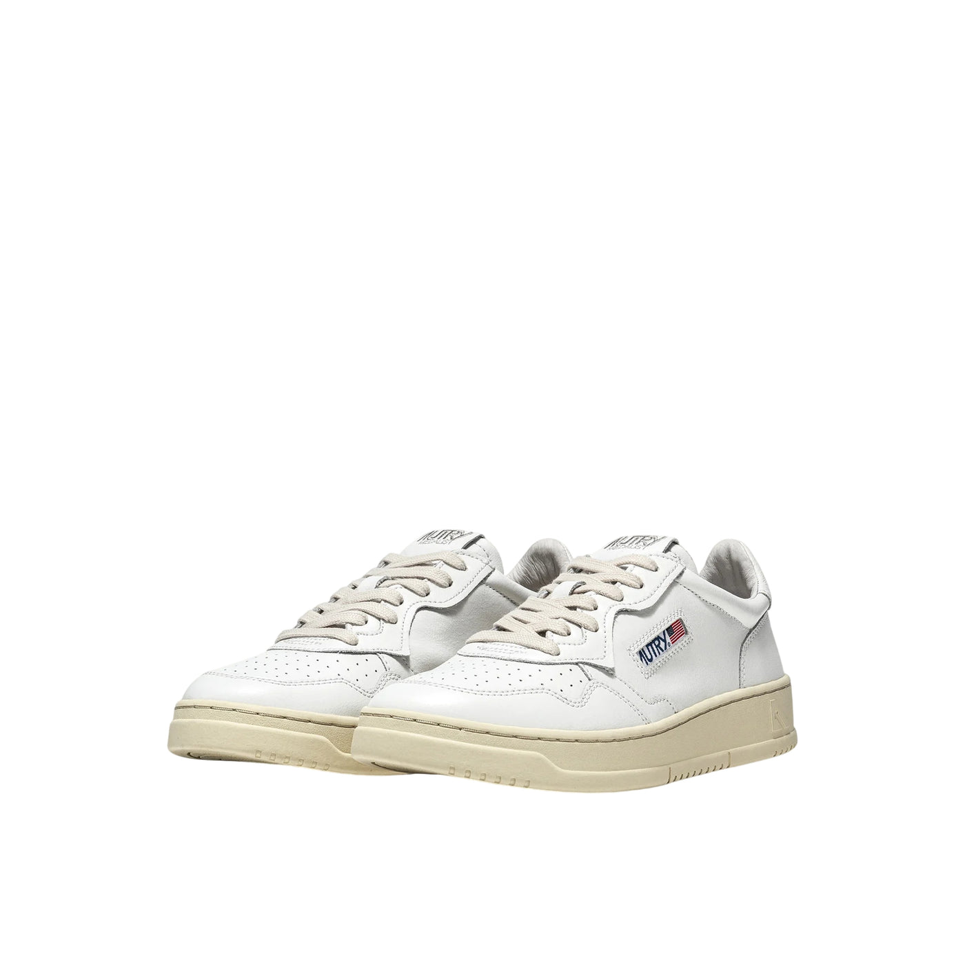 Acquista subito la Sneakers Donna, realizzata in pelle, suola in gomma e punta con microfori, firmata Autry, su Old England: vieni a scoprire tutta la collezione sul nostro sito