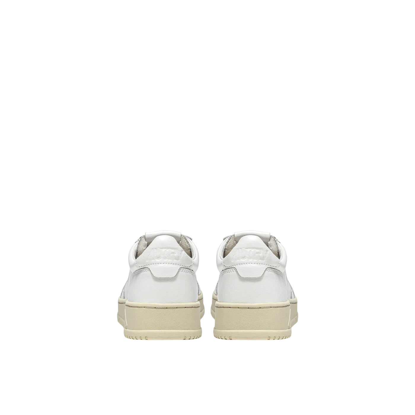 Acquista subito la Sneakers Donna, realizzata in pelle, suola in gomma e punta con microfori, firmata Autry, su Old England: vieni a scoprire tutta la collezione sul nostro sito