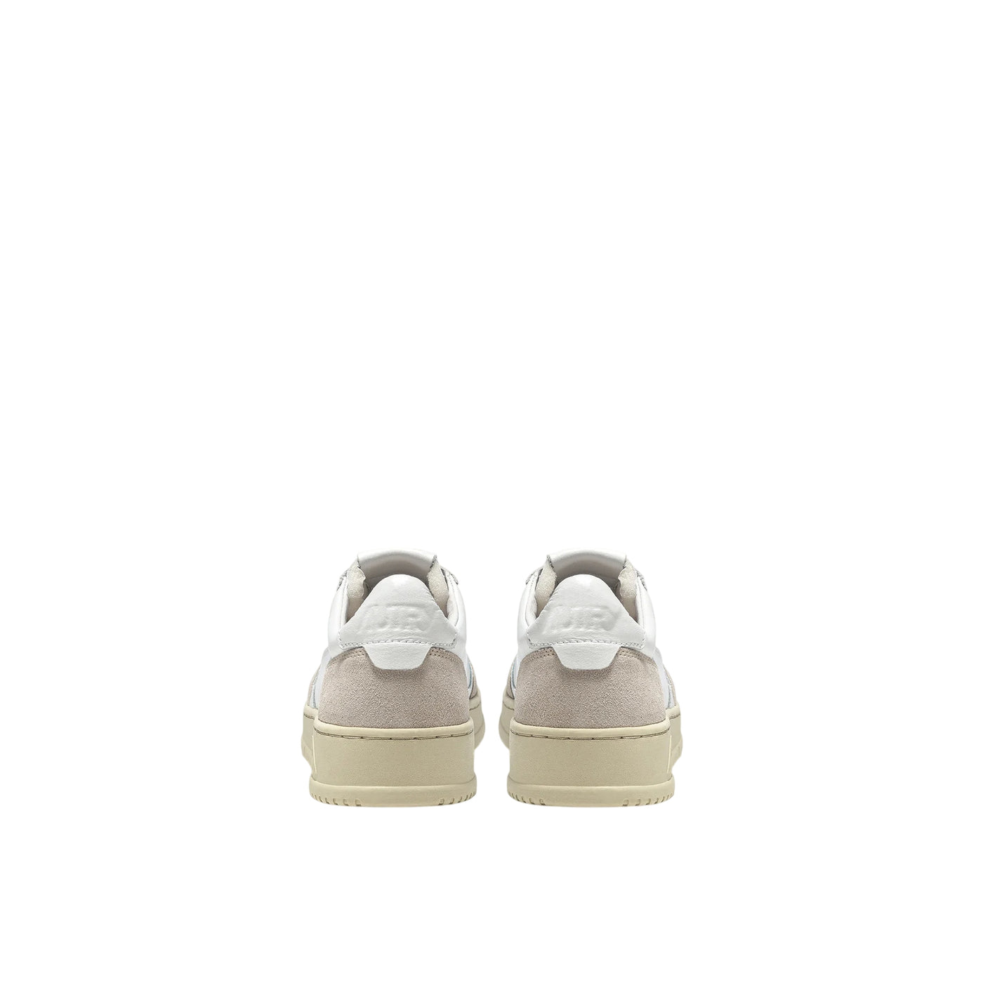 Acquista subito la Sneakers Donna, in pelle, suola di gomma e punta traforata, firmata Autry su Old England: vieni a scoprire tutta la collezione sul nostro sito