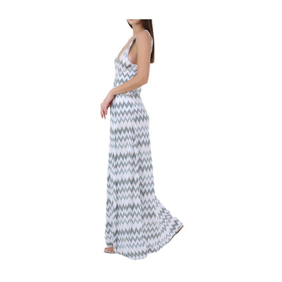 Long woman dress with zig zag pattern
