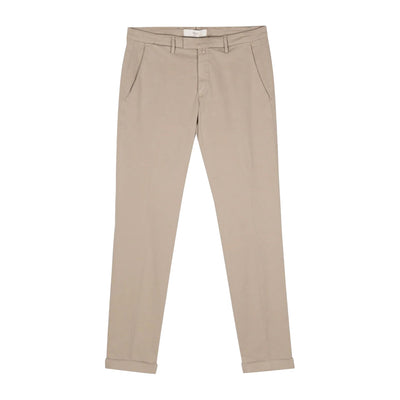 Men's trousers with slant pockets