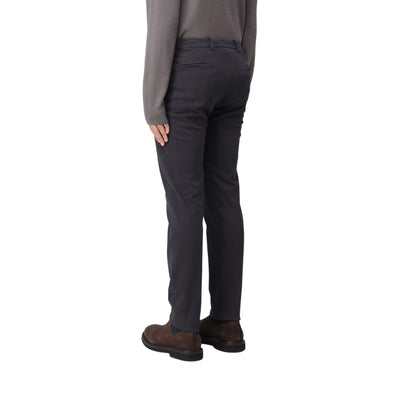 Pantaloni Uomo Chino tinta unita grigio scuro retro