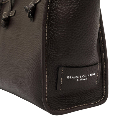 Borsa Donna in pelle con tracolla regolabile dettaglio laterale con etichetta logata