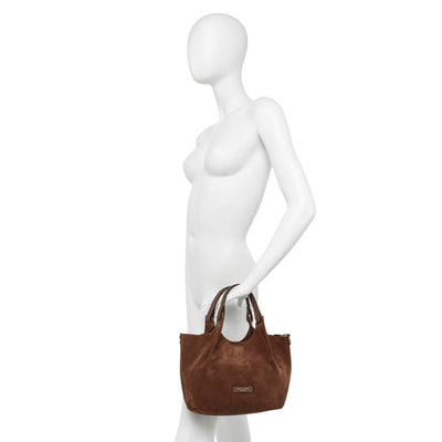 Borsa a mano Donna DUA in pelle scamosciata marrone indossata a mano da modella