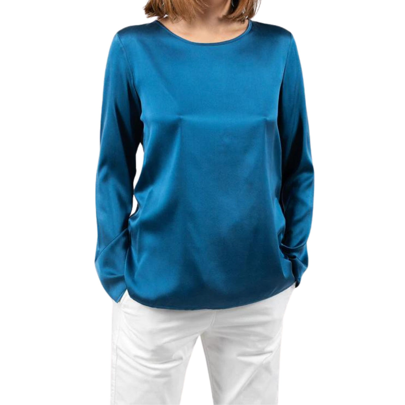 Women's blouse with long sleeves
