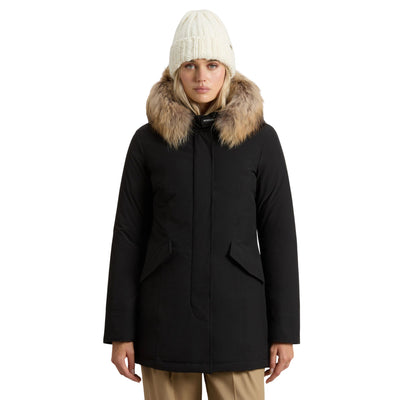Parka Donna Arctic in Urban Touch Nero con pelliccia modella frontale