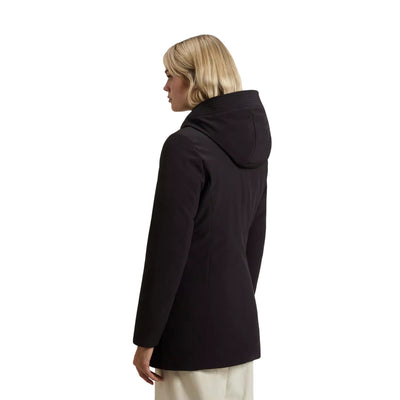 Firth Parka Donna in Tech Softshell Nero modella retro