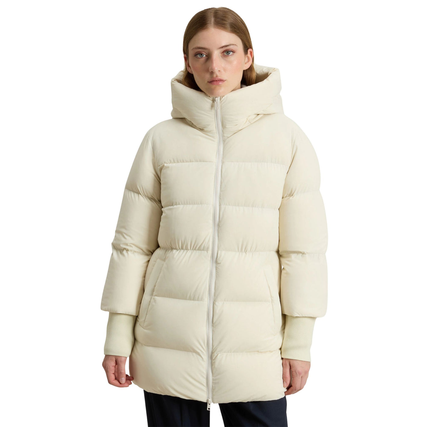 Piumino Donna Cloud in nylon elasticizzato Crema modella frontale