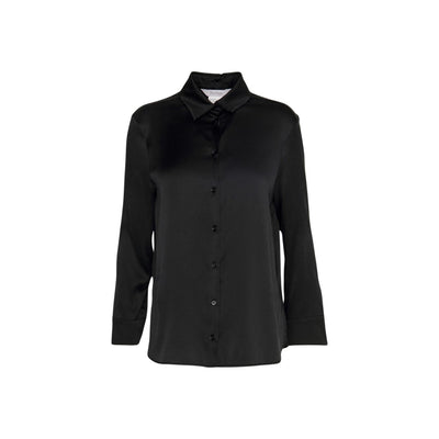 Women's shirt with button closure