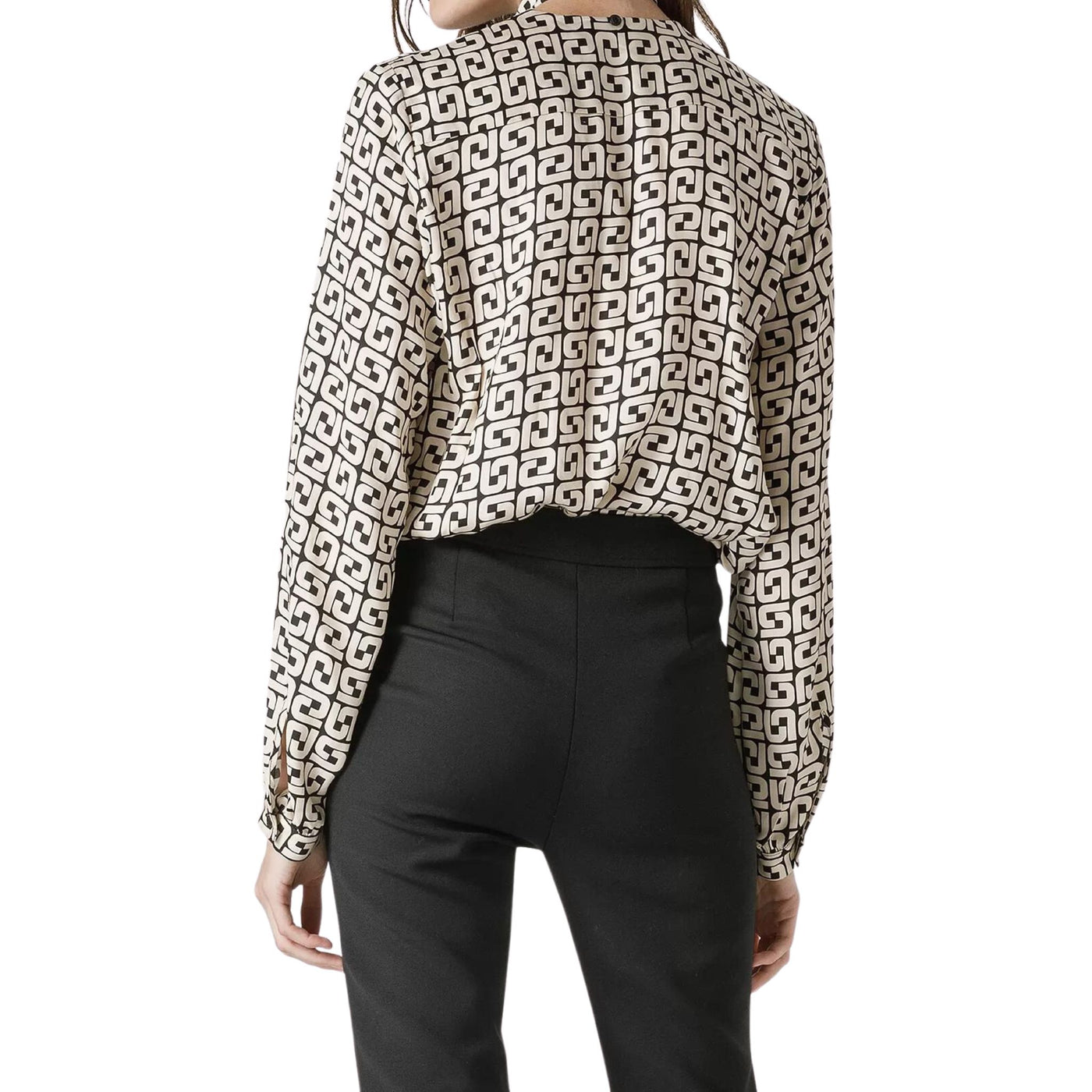 Women's shirt with geometric pattern