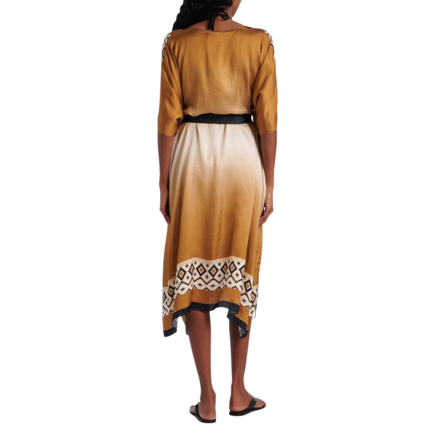 Acquista subito il Copricostume Donna, con taglio morbido, scollatura a V e cinturino in vita, firmato MaxMara su Old England: vieni a scoprire tutta la collezione sul nostro sito.