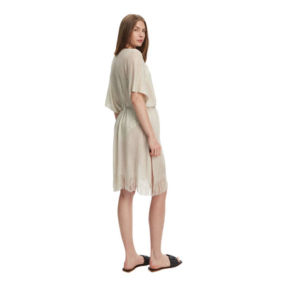 Acquista subito il Copricostume Donna, in tessuto morbido metallizzato, maniche a tre quarti, e cintura in vita e frange sul fondo , firmato MaxMara su Old England: vieni a scoprire tutta la collezione sul nostro sito.