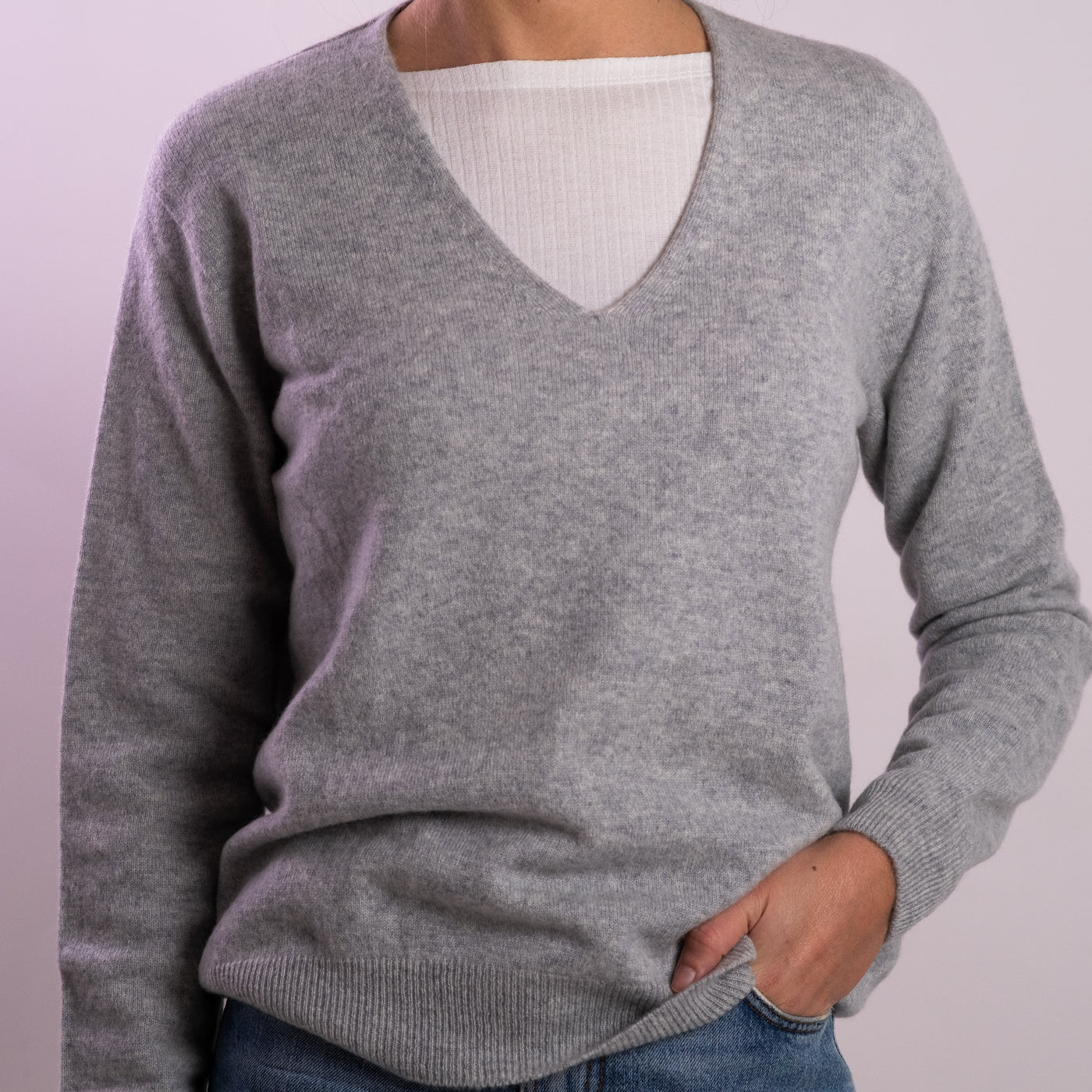 Maglia Donna in cashmere grigio con scollo a V