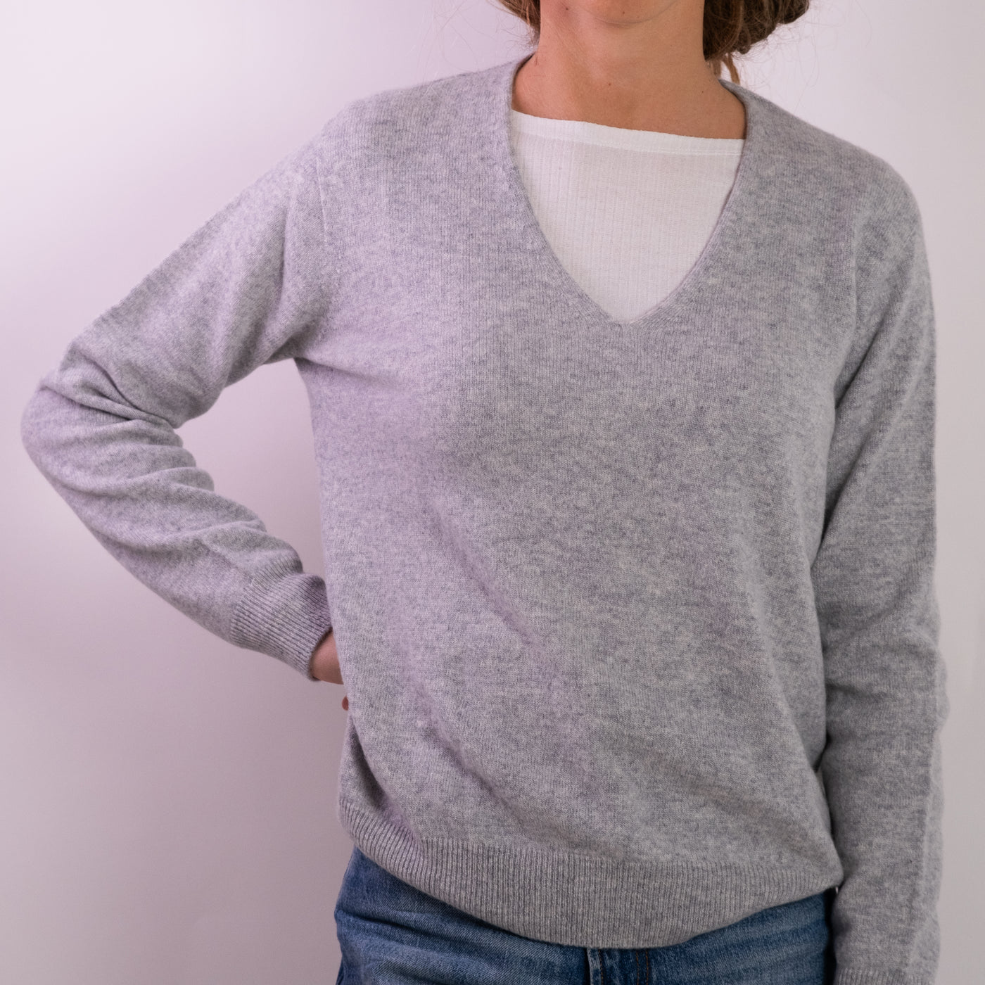 Maglia Donna in cashmere grigio con scollo a V