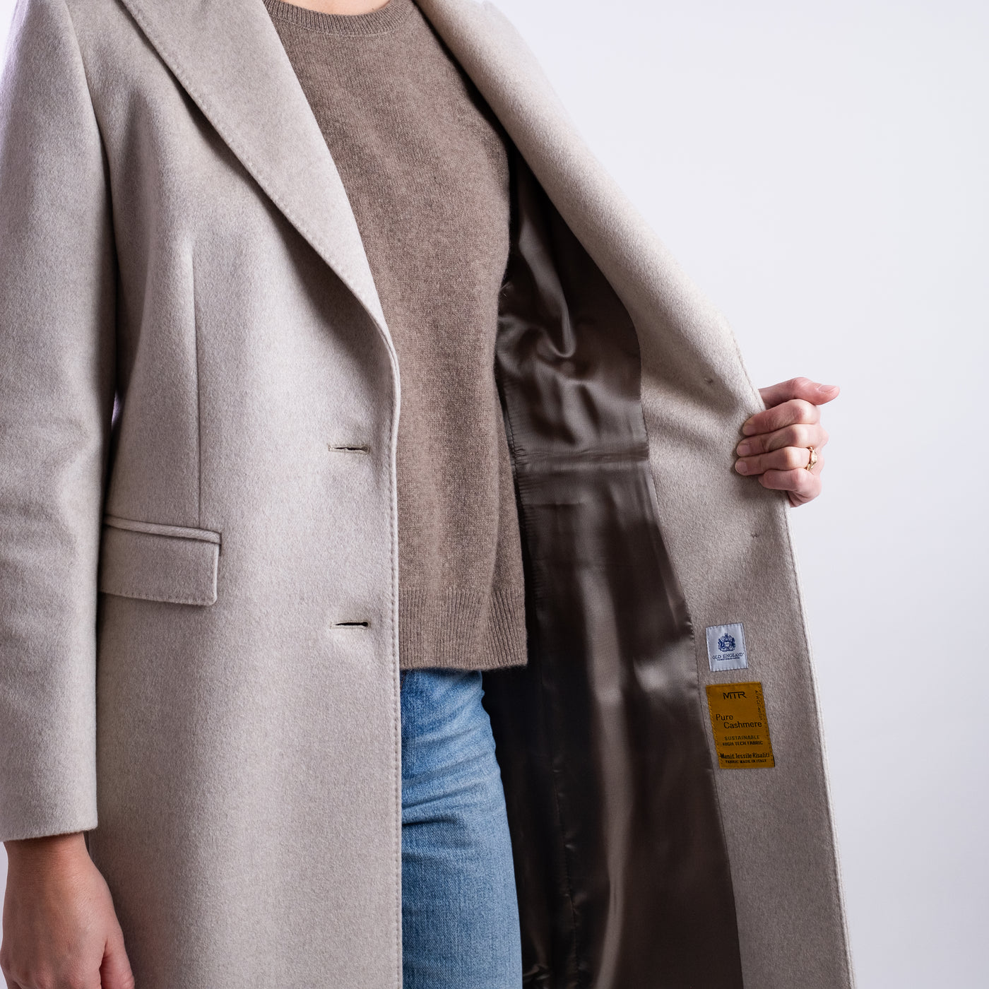 Cappotto Donna Beige con chiusura monopetto interno