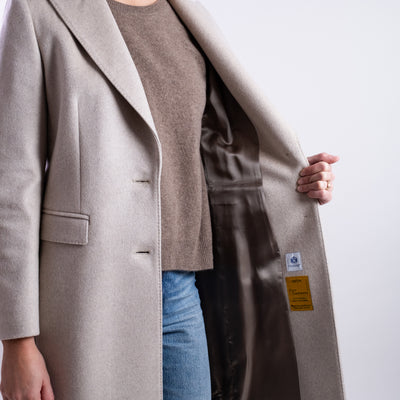 Cappotto Donna Beige con chiusura monopetto interno