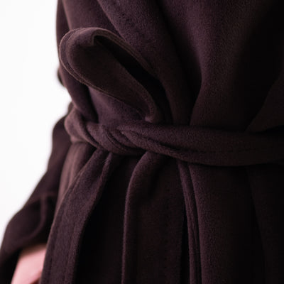 Cappotto Donna lungo marrone con cinta in vita dettaglio cintura