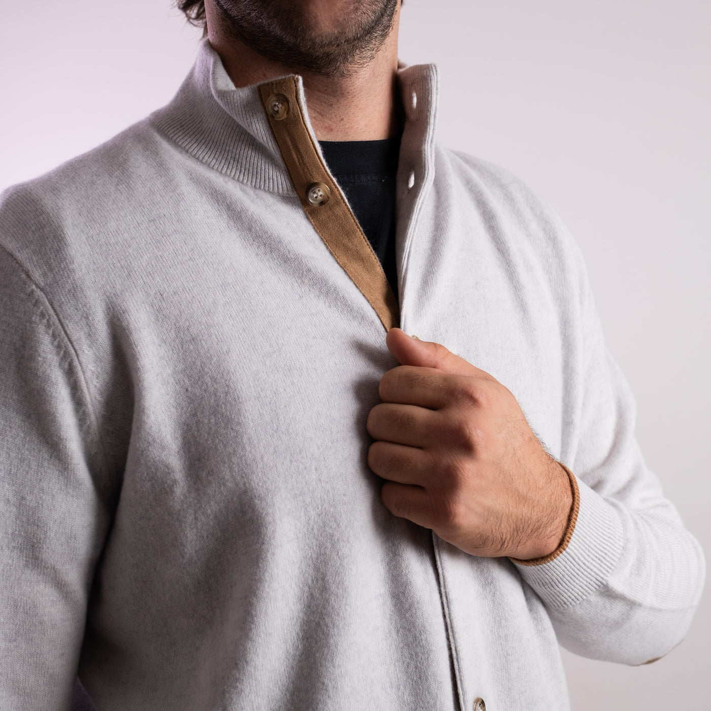 Cardigan Uomo Grigio chiaro con bottoni e toppe dettaglio