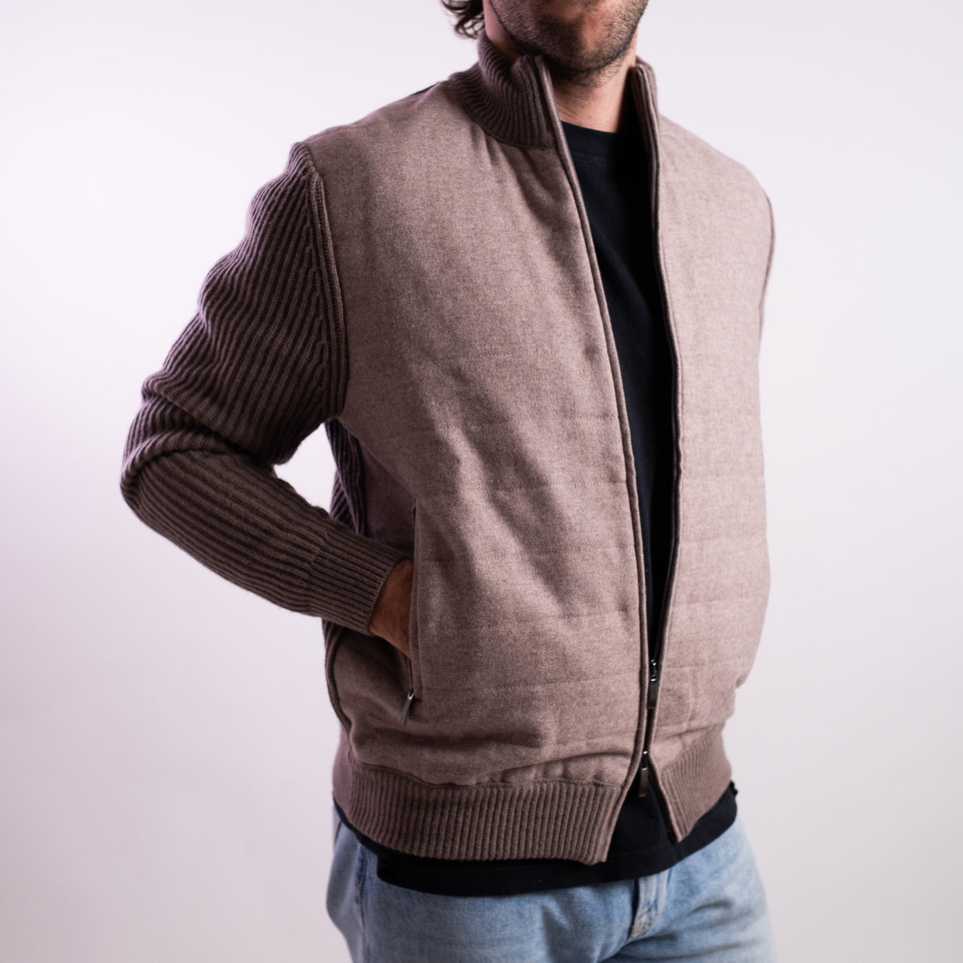 Cardigan Uomo imbottito davanti con zip marrone