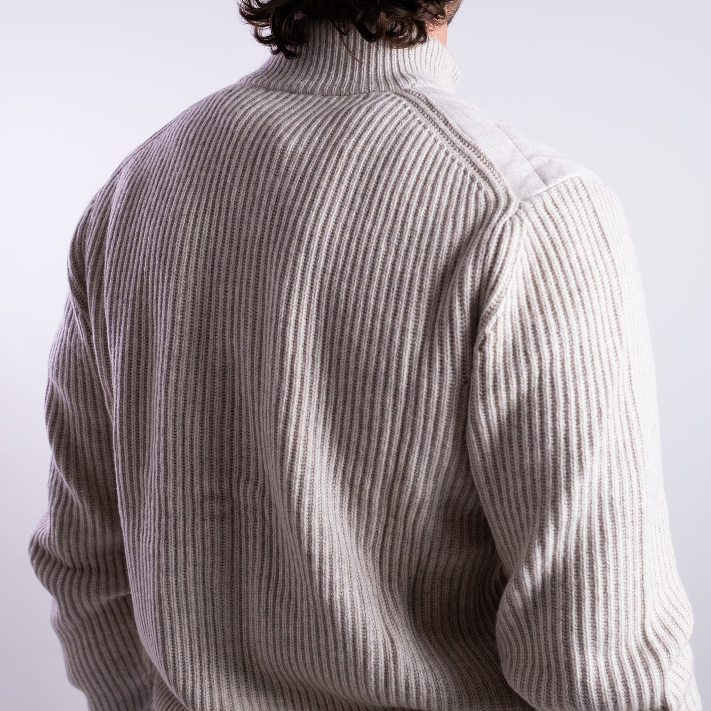 Cardigan Uomo imbottito davanti con zip beige