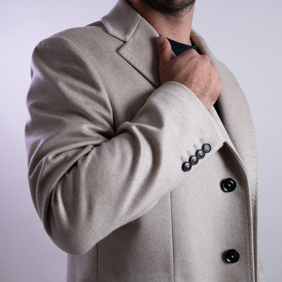 Cappotto Uomo in puro cashmere beige dettaglio