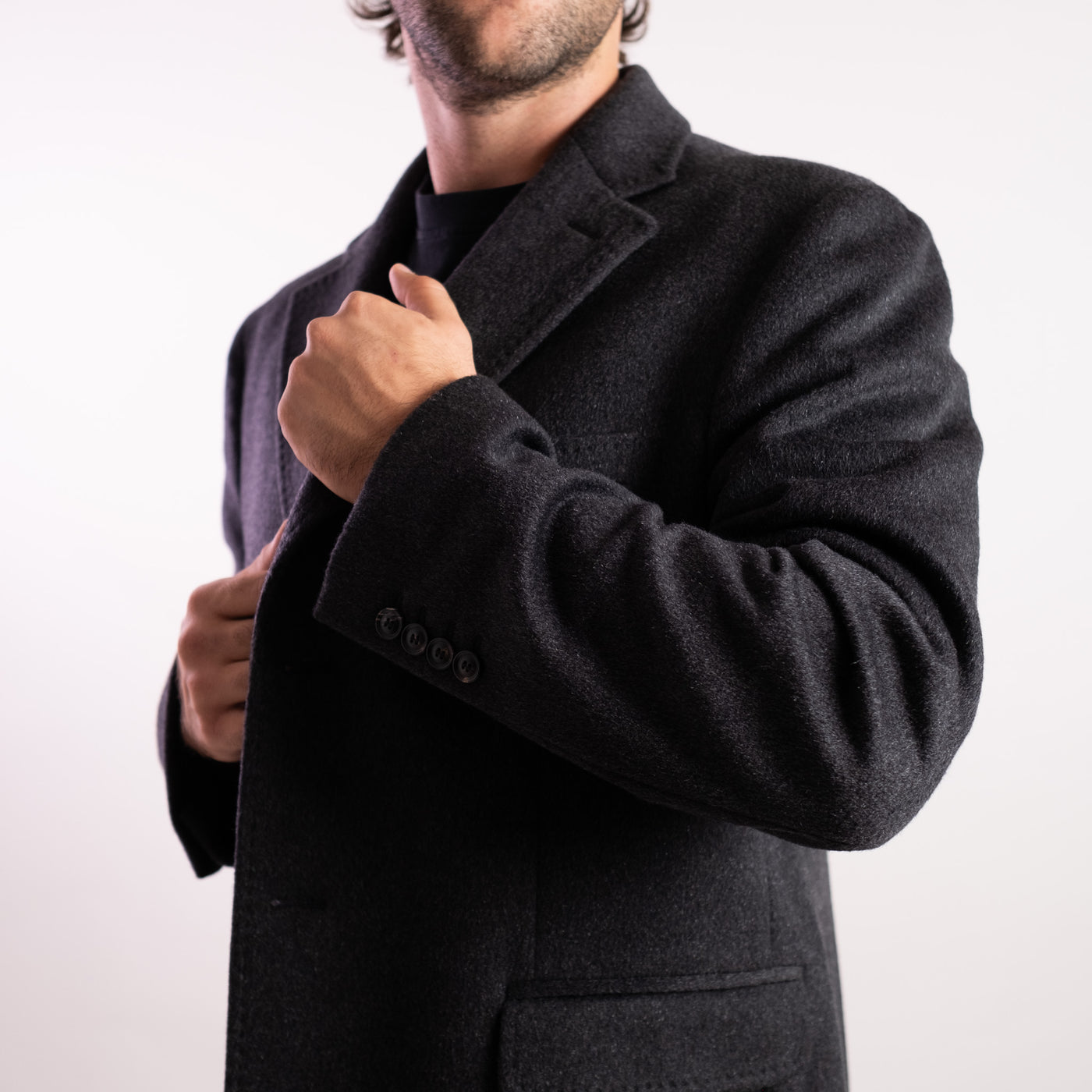 Cappotto Uomo in puro cashmere grigio scuro dettaglio