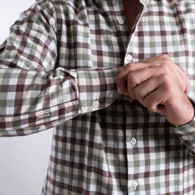 Camicia Uomo con fantasia a quadri all over dettaglio