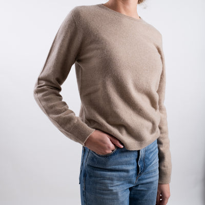 Maglia Donna dettagli a coste Beige modella