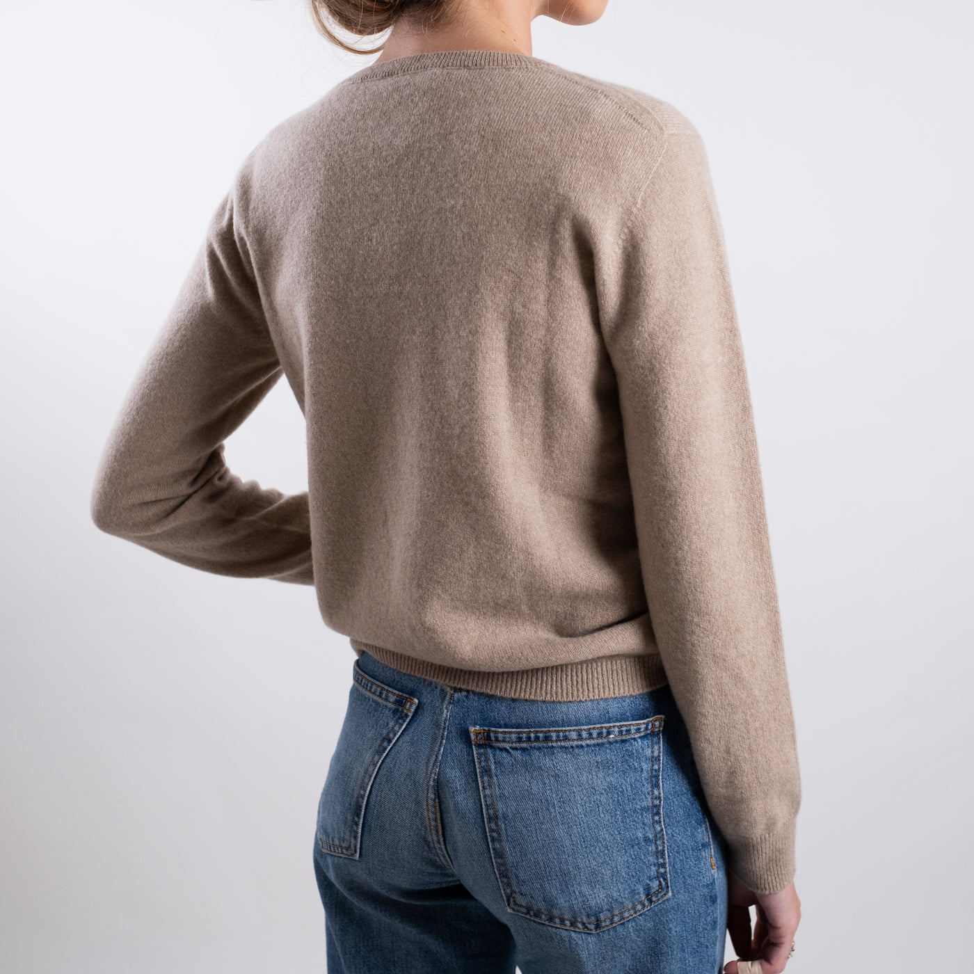 Maglia Donna dettagli a coste Beige modella retro