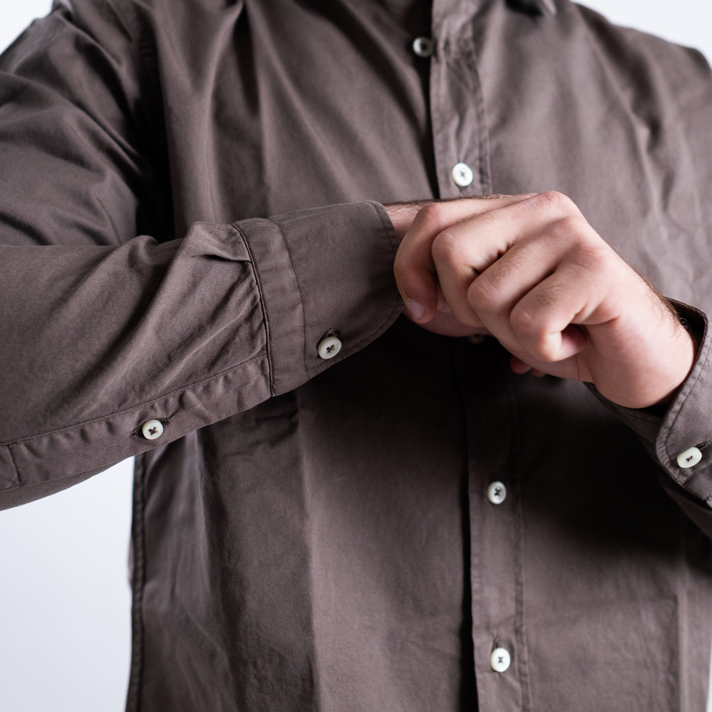 Camicia Uomo in tinta unita marrone dettaglio