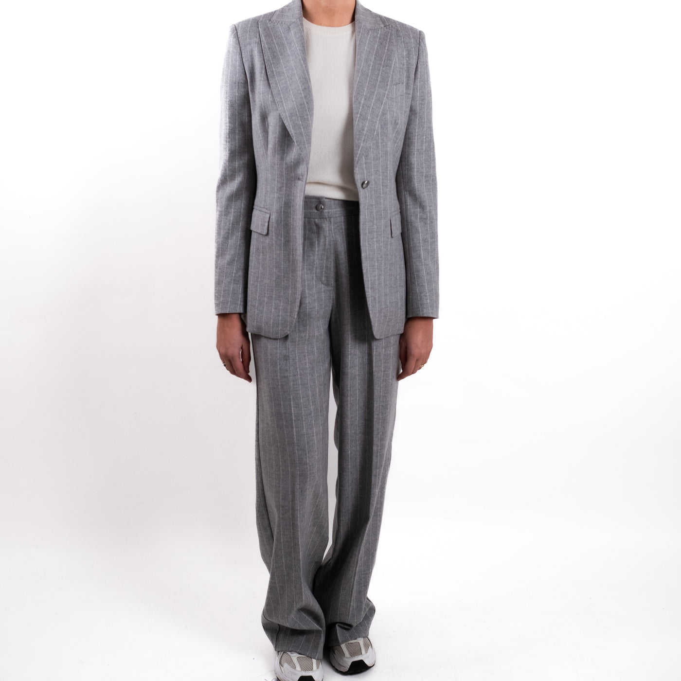 Completo Donna gessato giacca e pantalone modella frontale